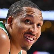 L'équipe la plus efficace de Grant Williams aide à gagner